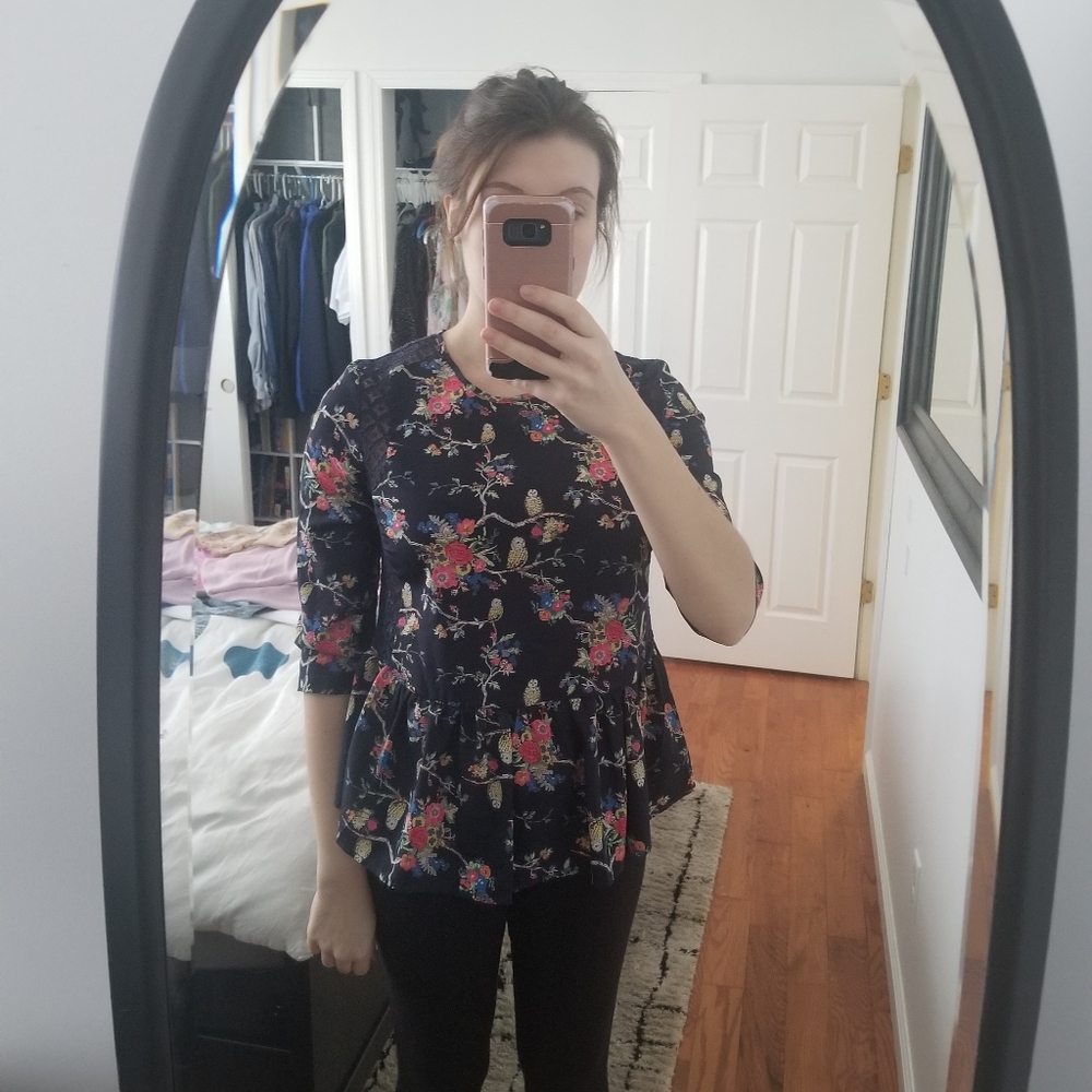 Beautiful blouse - Picture 2 of 7